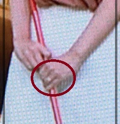 片山美紀アナの左手薬指の指輪画像