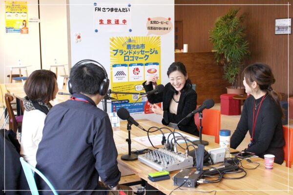 MBC南日本放送の豊平有香アナ、ラジオ番組で子育てについて語る様子