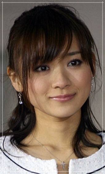 テレビ東京の女子アナウンサー、繁田美貴アナの若い頃のかわいい画像