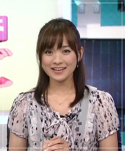 テレビ東京の女子アナウンサー、繁田美貴アナの若い頃のかわいい画像