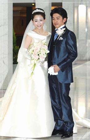 ホリプロ所属のフリーアナウンサー松尾翠アナ、結婚式の全身写真