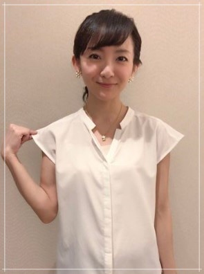 ホリプロ所属のフリーアナウンサー、松澤千晶アナのカップサイズ検証画像