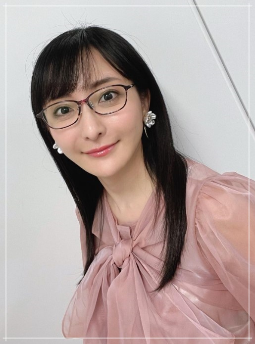 松澤千晶アナのメガネ画像
