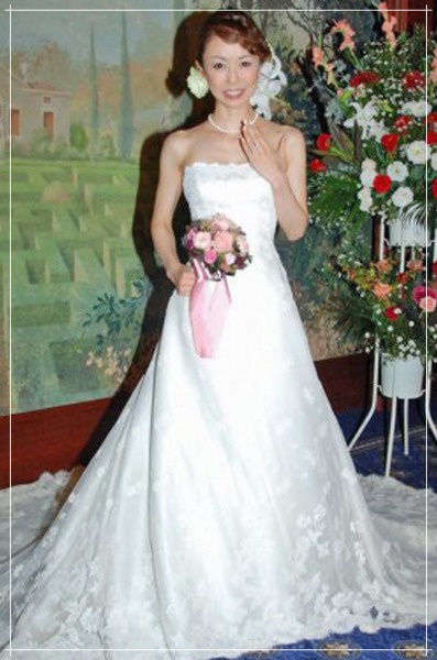 フリーアナウンサー宮崎宣子アナ、エイベックス社員の正樹さんとの結婚式の様子