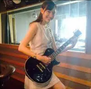TBS宇賀神メグアナ、学生時代ギターの腕前を披露した様子