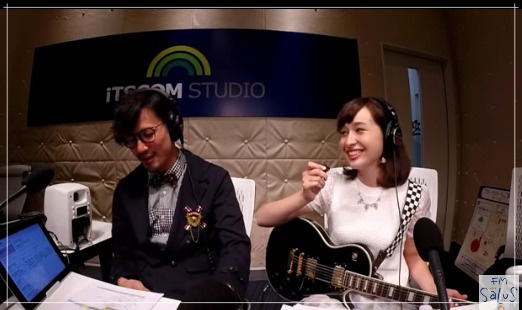 TBS宇賀神メグアナ、大学時代ラジオ番組のDJでギターを披露した様子