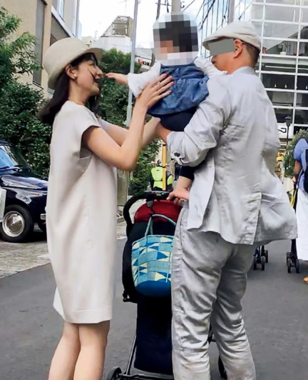 フリーアナウンサー平井理央アナ、お子さんと元旦那さんとの写真