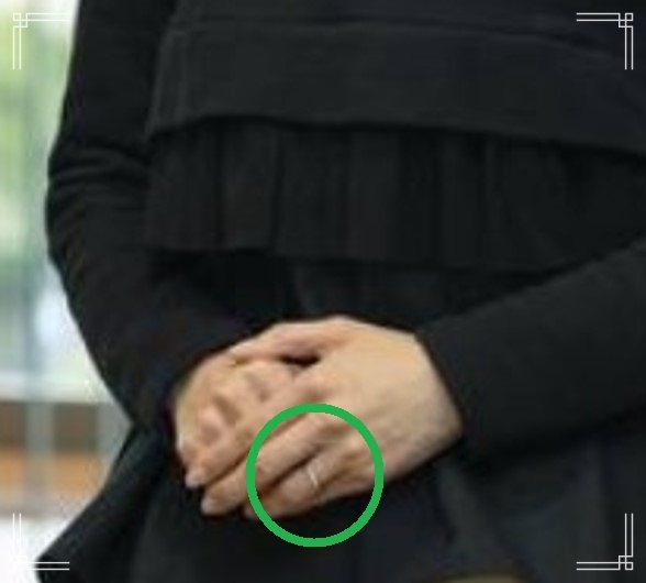 ウェザーマップ所属で現在「TBS NEWS」の気象キャスターを務める丸田絵里子の左手薬指に光る結婚指輪