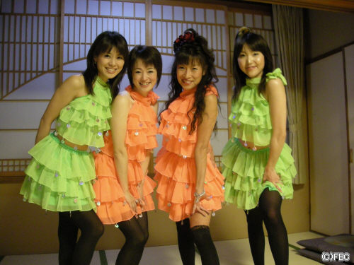 阿部真由美アナの二木あつ子アナとのダンサー画像