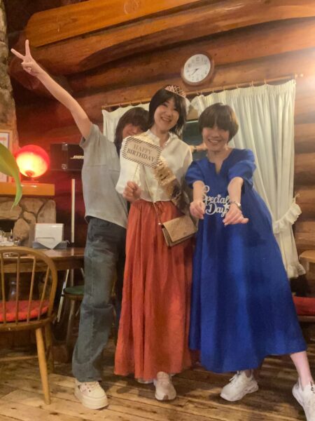 谷口祥代アナの岩本紀美子アナ誕生会画像